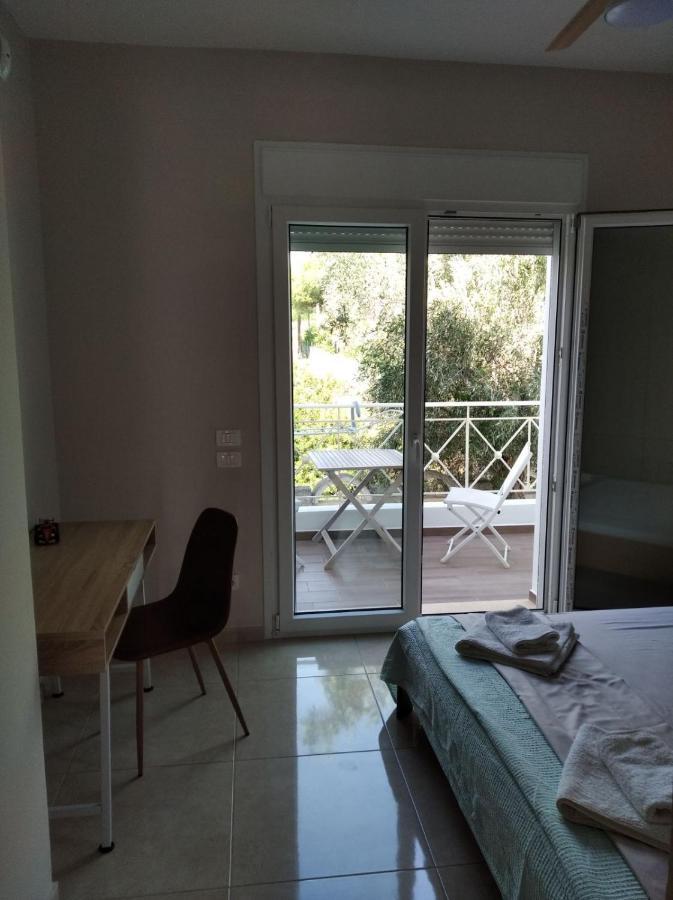 Cozy Villa Vita Lagonisi Kalivia Thorikou Extérieur photo